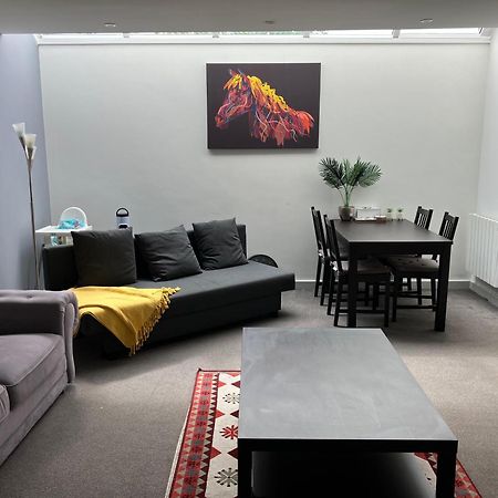 Lancing Apartments - Spacious 2 Bed - Sleeps 6 - Burnham Village Slough Exterior foto