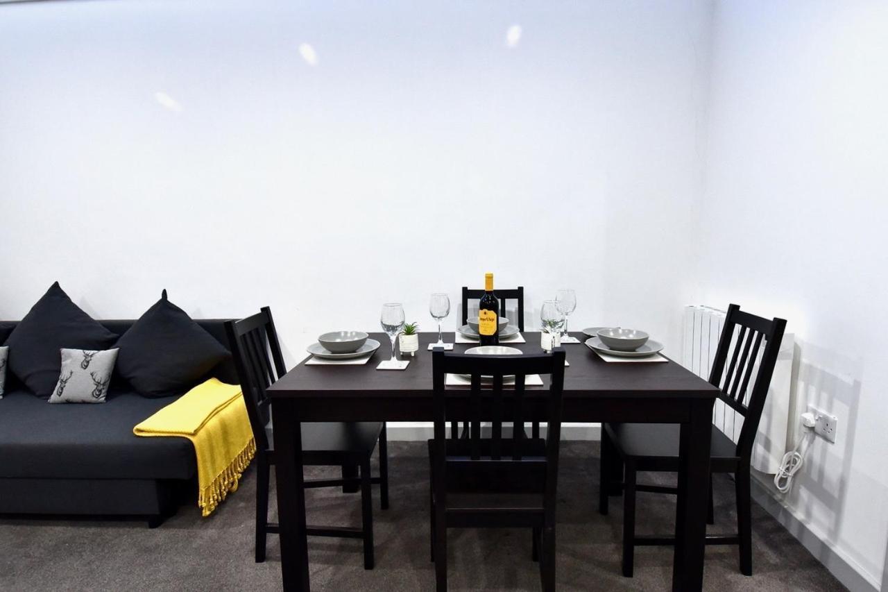 Lancing Apartments - Spacious 2 Bed - Sleeps 6 - Burnham Village Slough Exterior foto