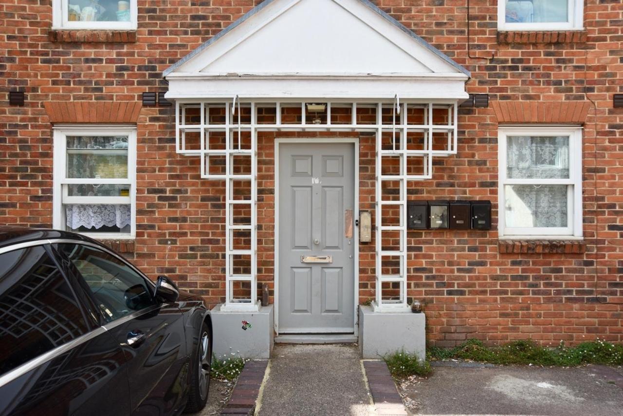 Lancing Apartments - Spacious 2 Bed - Sleeps 6 - Burnham Village Slough Exterior foto