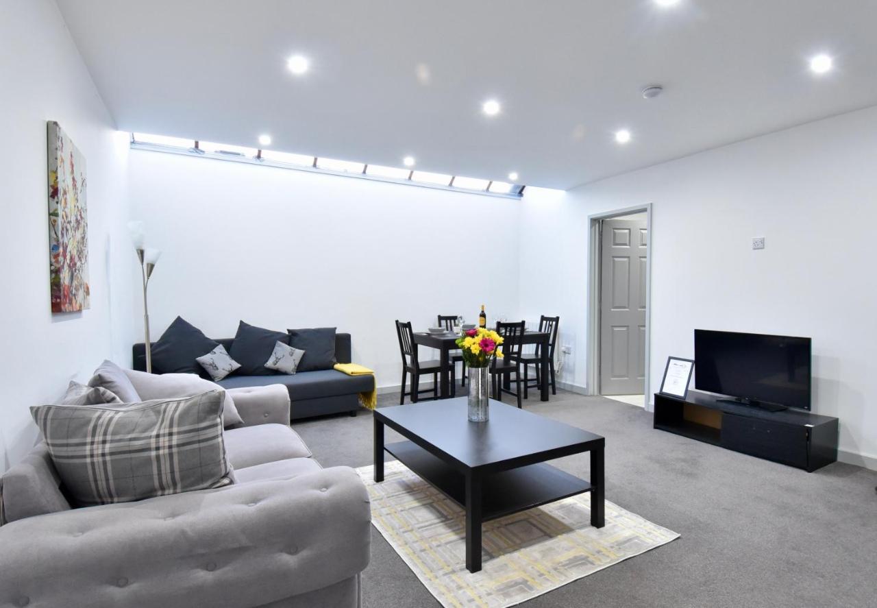 Lancing Apartments - Spacious 2 Bed - Sleeps 6 - Burnham Village Slough Exterior foto